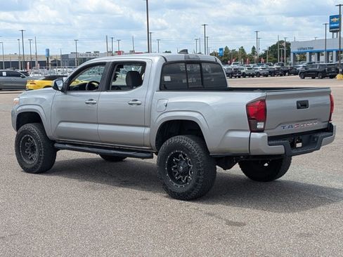 Used 2020 Toyota Tacoma SR w/ SR Convenience Package RWD image 7