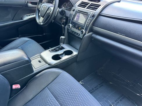 Used 2014 Toyota Camry SE w/ Fleet Convenience Package FWD image 30