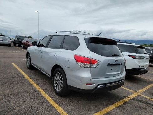 Used 2013 Nissan Pathfinder SV FWD image 6