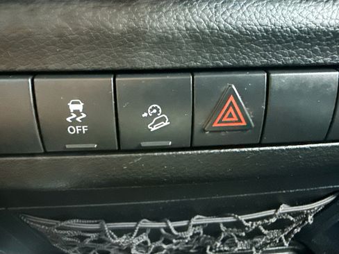 Used 2013 Jeep Wrangler Sport AWD/4WD image 36