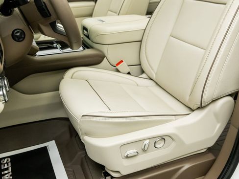 Used 2025 GMC Yukon Denali w/ Denali Reserve Package image 31