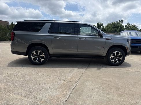New 2026 GMC Yukon XL AT4 w/ AT4 Premium Package AWD/4WD image 2