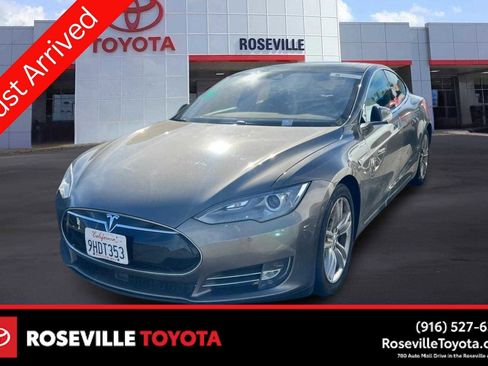 Used 2015 Tesla Model S 90D image 1
