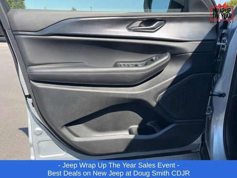 New 2025 Jeep Grand Cherokee L Laredo w/ Trailer Tow Package image 5