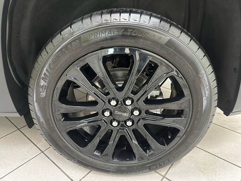 Certified 2023 GMC Acadia SLT w/ Elevation Edition image 15