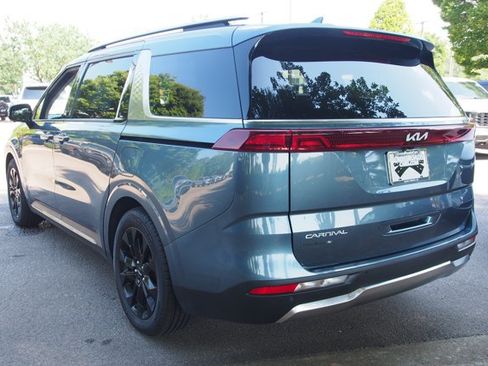 Used 2024 Kia Carnival SX FWD image 5