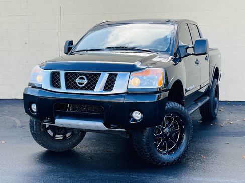Used 2014 Nissan Titan PRO-4X image 3