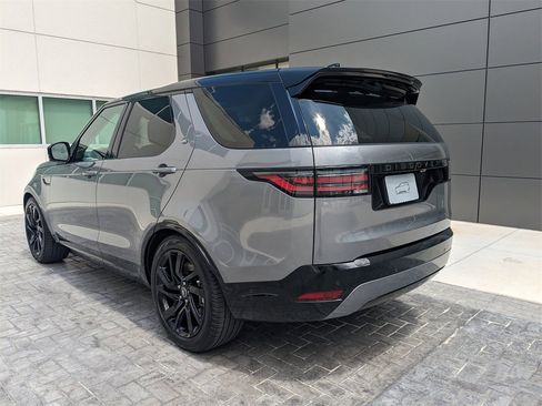 New 2025 Land Rover Discovery Dynamic SE image 6