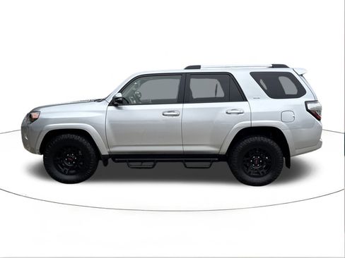 Used 2023 Toyota 4Runner SR5 Premium w/ Moonroof Package image 6