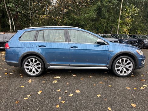 Used 2017 Volkswagen Golf Alltrack SE image 8