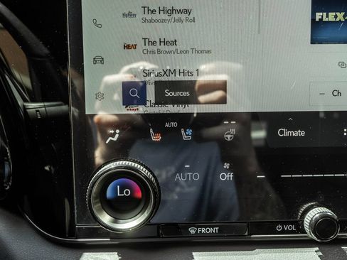 Used 2023 Lexus RX 350 AWD/4WD image 8