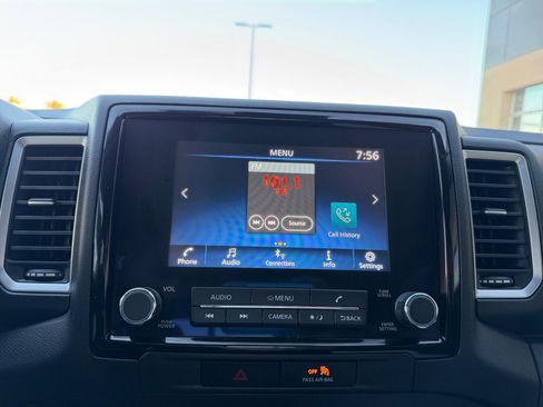 Used 2022 Nissan Frontier SV image 28