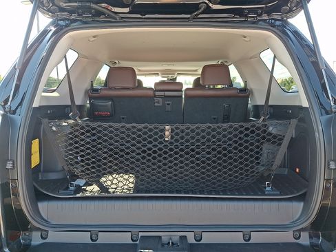 Used 2023 Toyota 4Runner Limited AWD/4WD image 30