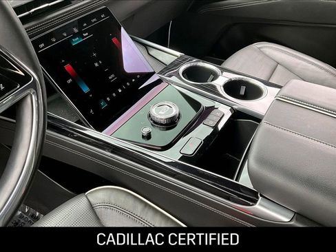 Used 2025 Cadillac Escalade ESV Sport w/ Touring Package AWD/4WD image 15