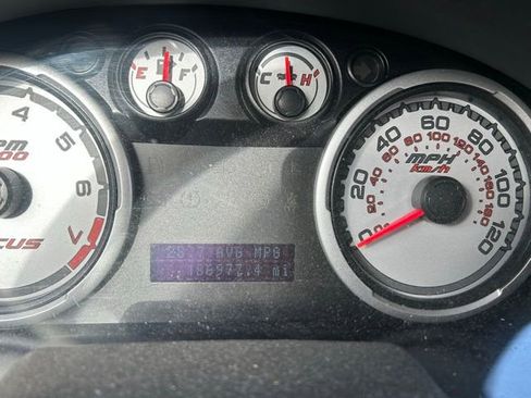 Used 2010 Ford Focus SE image 24