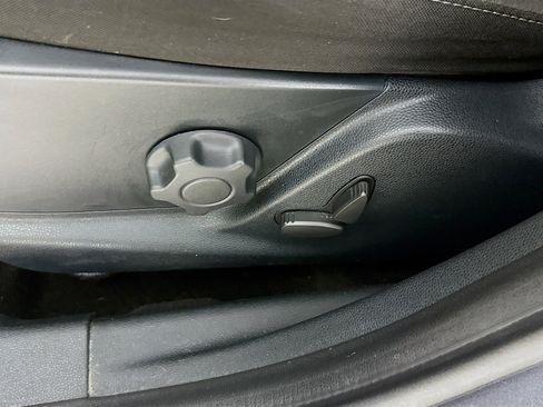 Used 2018 Ford EcoSport SE w/ SE Convenience Package image 24