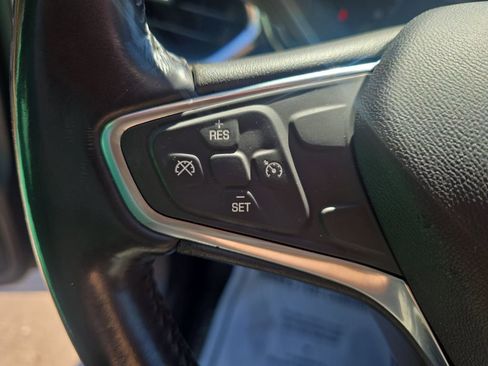 Used 2018 Chevrolet Equinox LT image 17