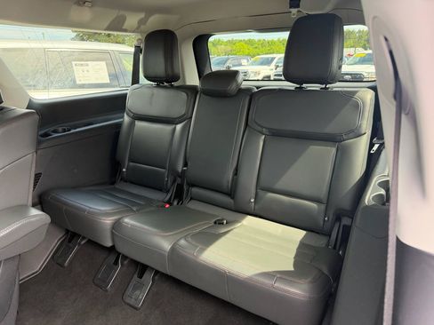 Used 2025 Ford Expedition Max Active AWD/4WD image 14