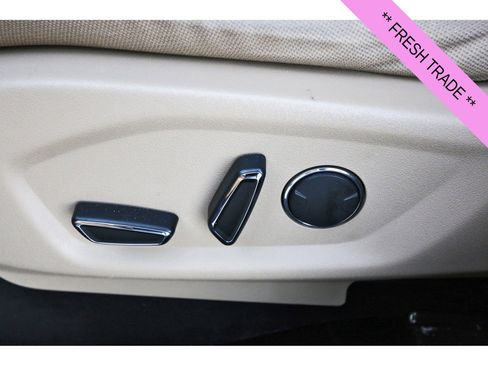 Used 2017 Ford Explorer XLT w/ Equipment Group 201A image 31