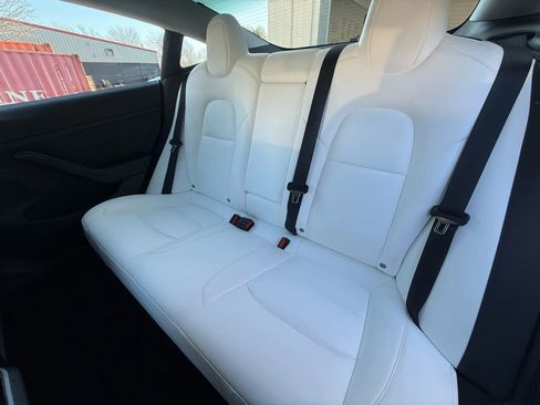 Used 2023 Tesla Model 3 Standard Range image 17