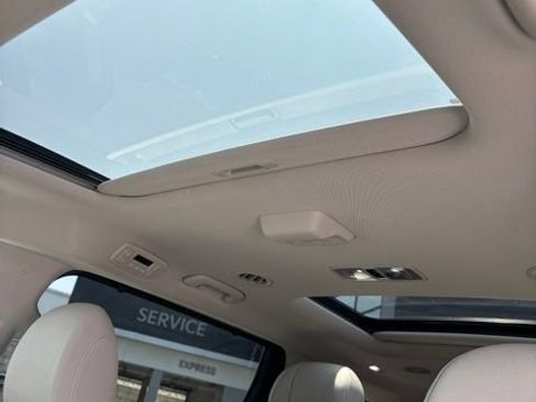 Certified 2025 Kia Carnival SX Prestige FWD image 13