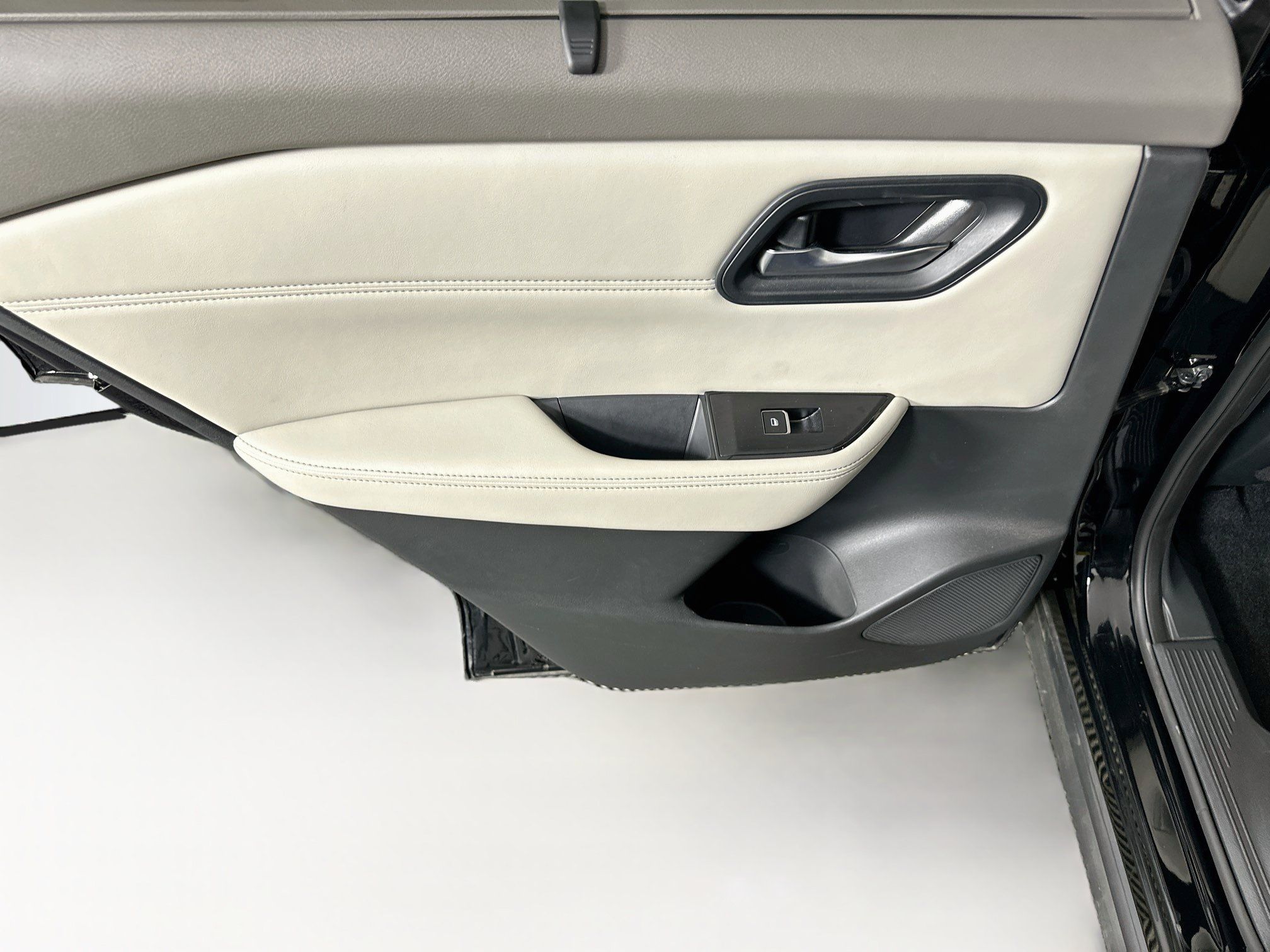 Used 2023 Nissan Rogue SL w/ SL Premium Package FWD image 26