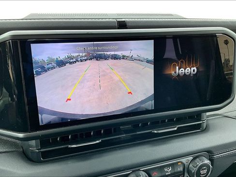 Certified 2025 Jeep Wrangler Unlimited Sahara w/ Safety Group image 25