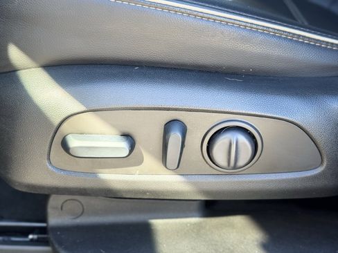 Used 2023 GMC Acadia Denali w/ Black Diamond Edition image 22