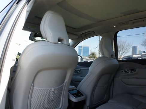 Certified 2023 Volvo XC90 B6 Plus w/ Protection Package Premier image 31