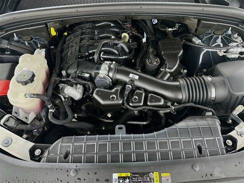 Used 2024 Jeep Grand Cherokee Laredo w/ Luxury Tech Group I image 32