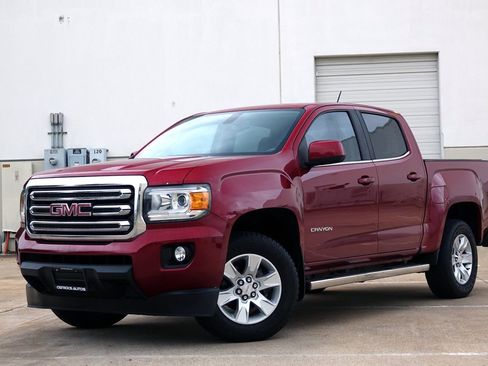 Used 2017 GMC Canyon SLE w/ SLE Convenience Package image 2