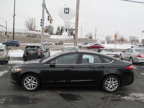 Used 2014 Ford Fusion SE image 2