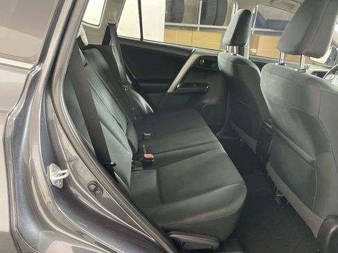Used 2018 Toyota RAV4 LE w/ Carpet Mat Package image 24