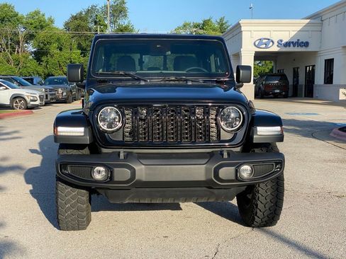 Used 2024 Jeep Gladiator Sport AWD/4WD image 2