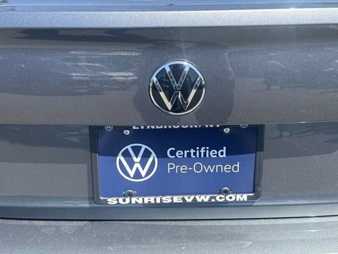 Used 2023 Volkswagen Jetta SE w/ Panoramic Sunroof Package FWD image 39