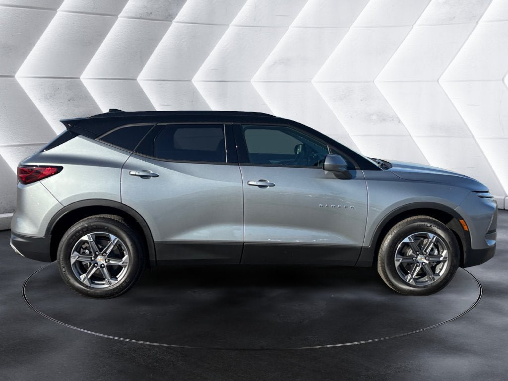 Used 2026 Chevrolet Blazer LT w/ Convenience Package FWD image 6