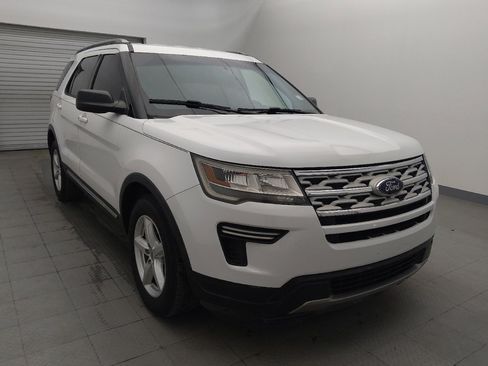 Used 2019 Ford Explorer XLT image 13