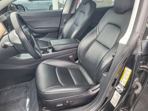 Used 2019 Tesla Model 3 image 8