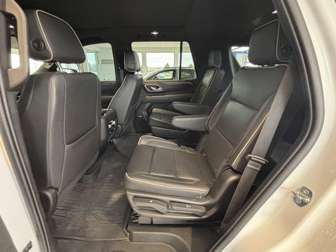 Used 2022 GMC Yukon SLT w/ SLT Premium Package AWD/4WD image 18