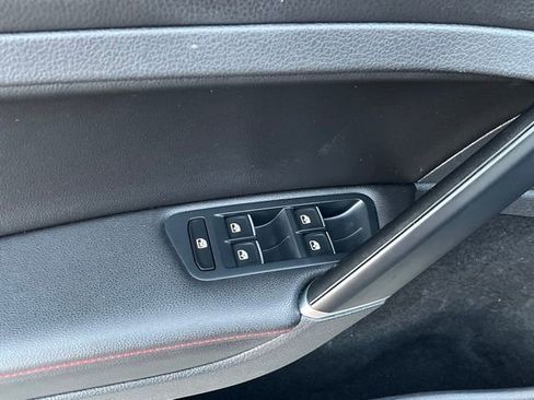 Used 2017 Volkswagen GTI SE image 35