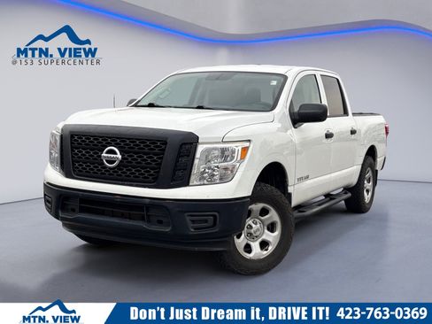 Used 2017 Nissan Titan S image 1