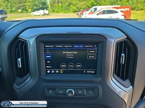 Used 2020 Chevrolet Silverado 1500 Custom w/ Custom Value Package AWD/4WD image 23