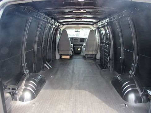 Used 2025 GMC Savana 3500 Extended w/ Driver Convenience Package RWD image 19