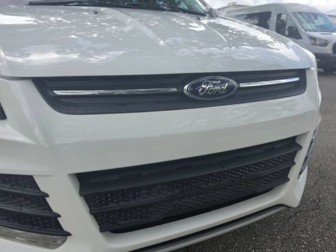 Used 2015 Ford Escape SE FWD image 13