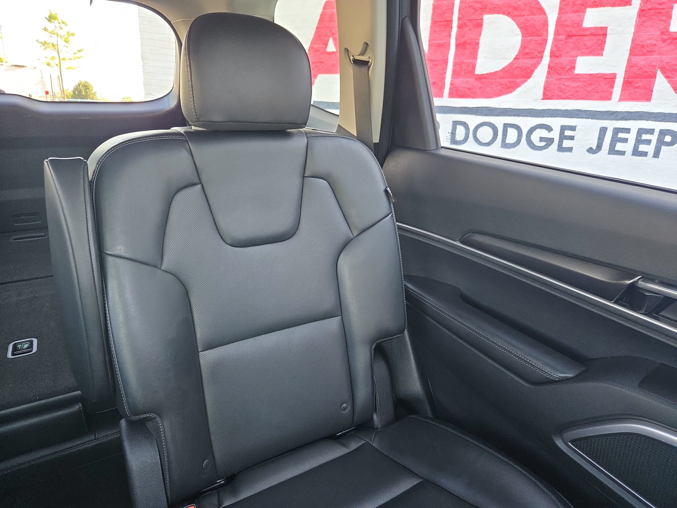 Used 2025 Kia Telluride S FWD image 14