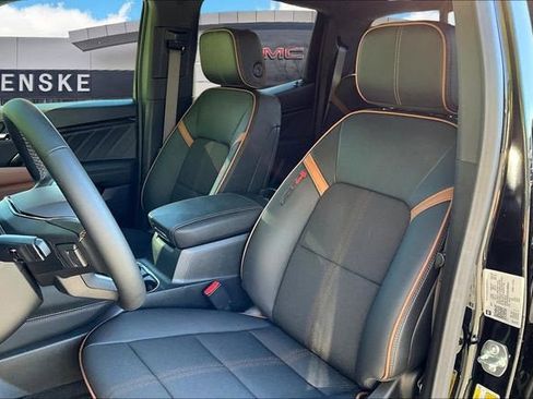 New 2025 GMC Canyon AT4 w/ Nightfall Edition image 9