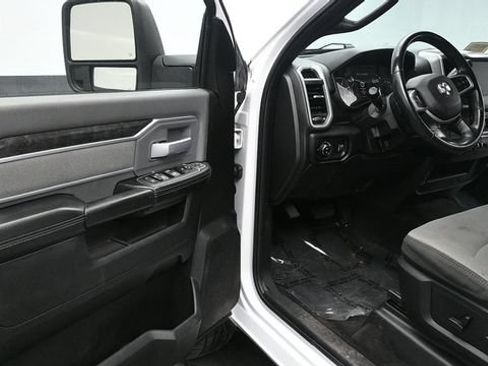 Used 2023 RAM 2500 Big Horn w/ Level 1 Equipment Group AWD/4WD image 17