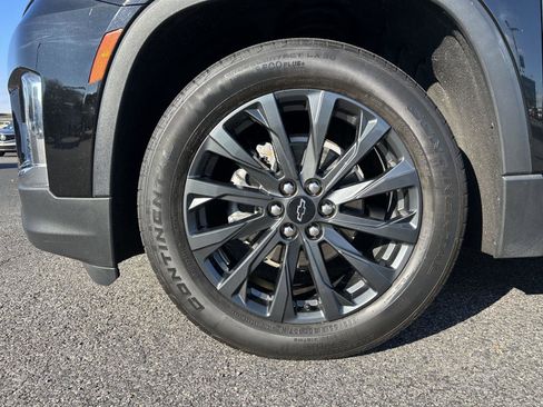 Used 2023 Chevrolet Traverse RS image 11