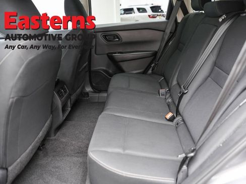 Used 2024 Nissan Rogue S AWD/4WD image 21
