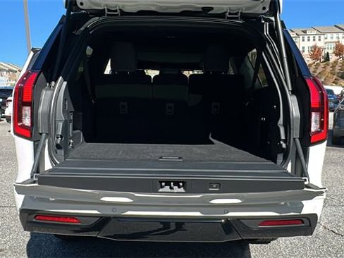 New 2025 Ford Expedition Max Platinum w/ Stealth Performance Package image 18